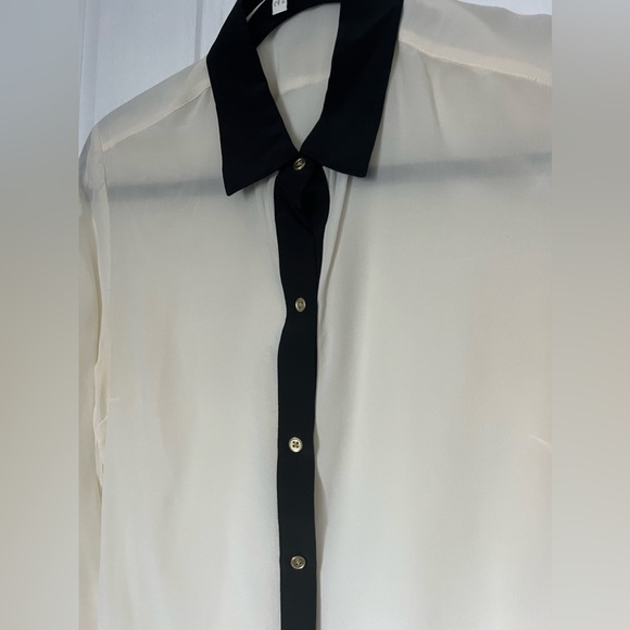 Banana Republic Blouse - Picture 3 of 3